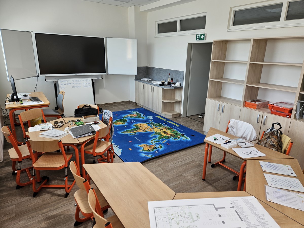 Oranzova_druzina_pohled_z_rohu