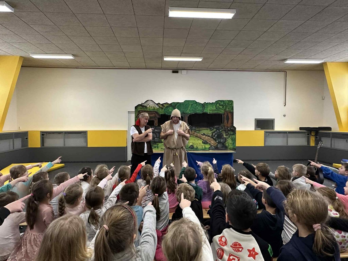 att.b5x7du4lz85EqLpYIBOf-rNzkqYVTR8Jijg5hHo1Fic [1600x1200]